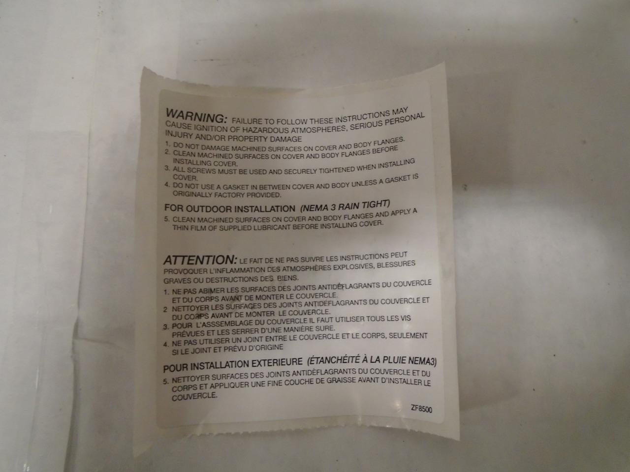 NEW APPLETON ECSK-20232 250VAC RCPT COVER ASSY R4TD