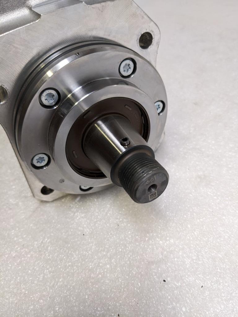 BOSCH HIGH-PRESSURE FUEL PUMP FOR MERCEDES 0 445 020 272 / A 470 090 26 50 R14