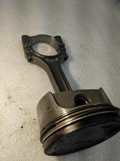 PORSCHE 986 BOXSTER 2.7L PISTON W/CONNECTING ROD #6 9961031028R USED 996GL2T1