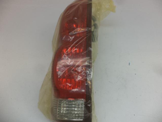 DEPO 02-05 CHEVY AVALANCHE REPLACEMENT PASSANGER TAIL LIGHT C730121 H4 LP