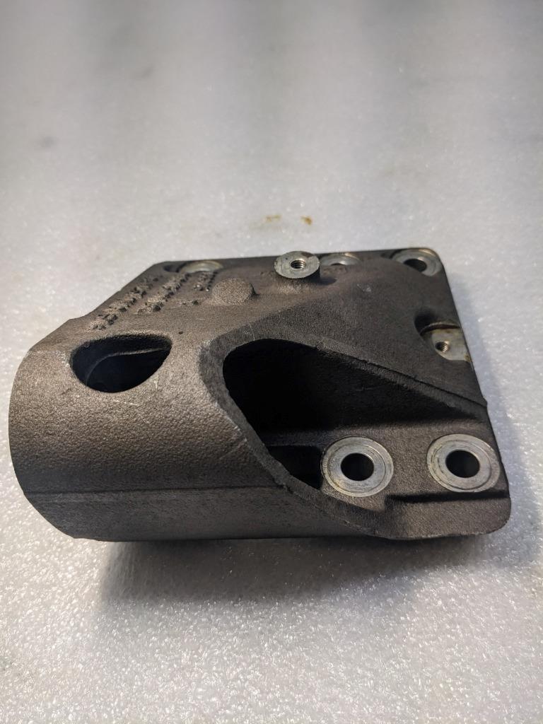 PORSCHE CAYENNE ENGINE HOLDER RIGHT 9481152012R USED R25