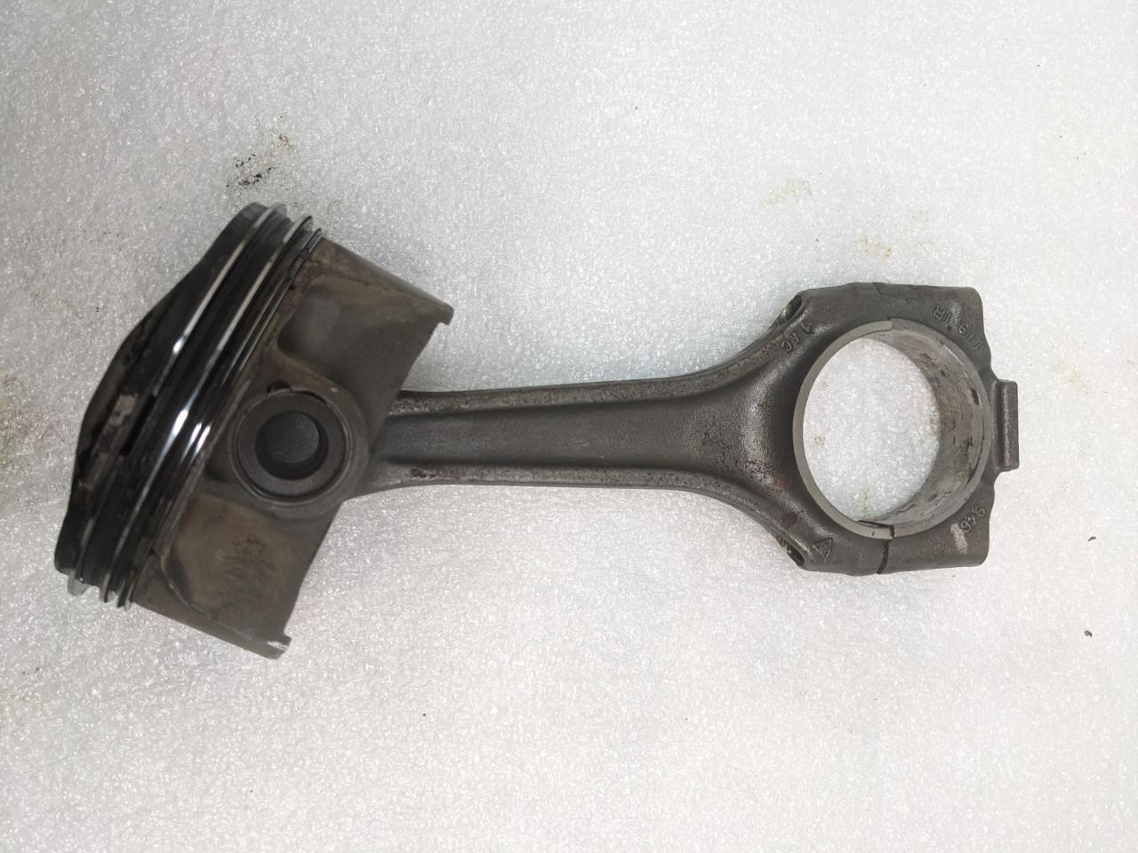 PORSCHE CAYENNE PISTON CONNECTING ROD #3 (CRACKED) 9461191R USED R24