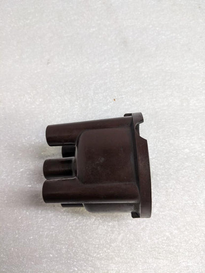 BOSCH ZVS75Z6 DISTRIBUTOR CAP FOR VOLKSWAGON PORSCHE BENZ USED R24T4
