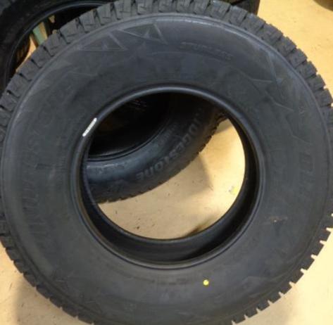 BRIDGESTONE BLIZZAK DM-V2 P 235 75 15 109R XL SNOW WINTER TIRES 015675 CQ2
