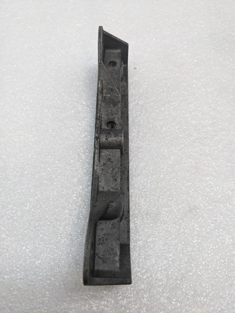 PORSCHE 911/996 ENGINE CYLINDER HEAD BRIDGE PLATE 99610412500 USED 996BGL2T2