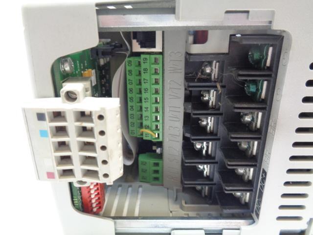 ALLEN BRADLEY 22B-D6P0N104 POWERFLEX 40 SERIES A AC DRIVE NEW R5