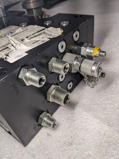 HYDRAULIC MANIFOLD ASSEMBLY 203270-1 VACRO USED R10