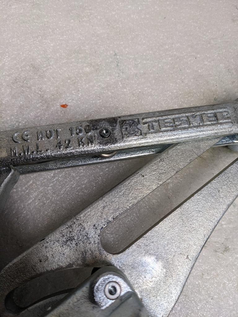 TESMEC SELF-GRIPPING CLAMP 37477 USED I1