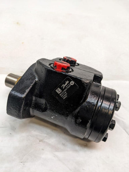 DANFOSS 2" CUT 7-BOLT ON HYDRAULIC MOTOR Z231602742AP NEW R11
