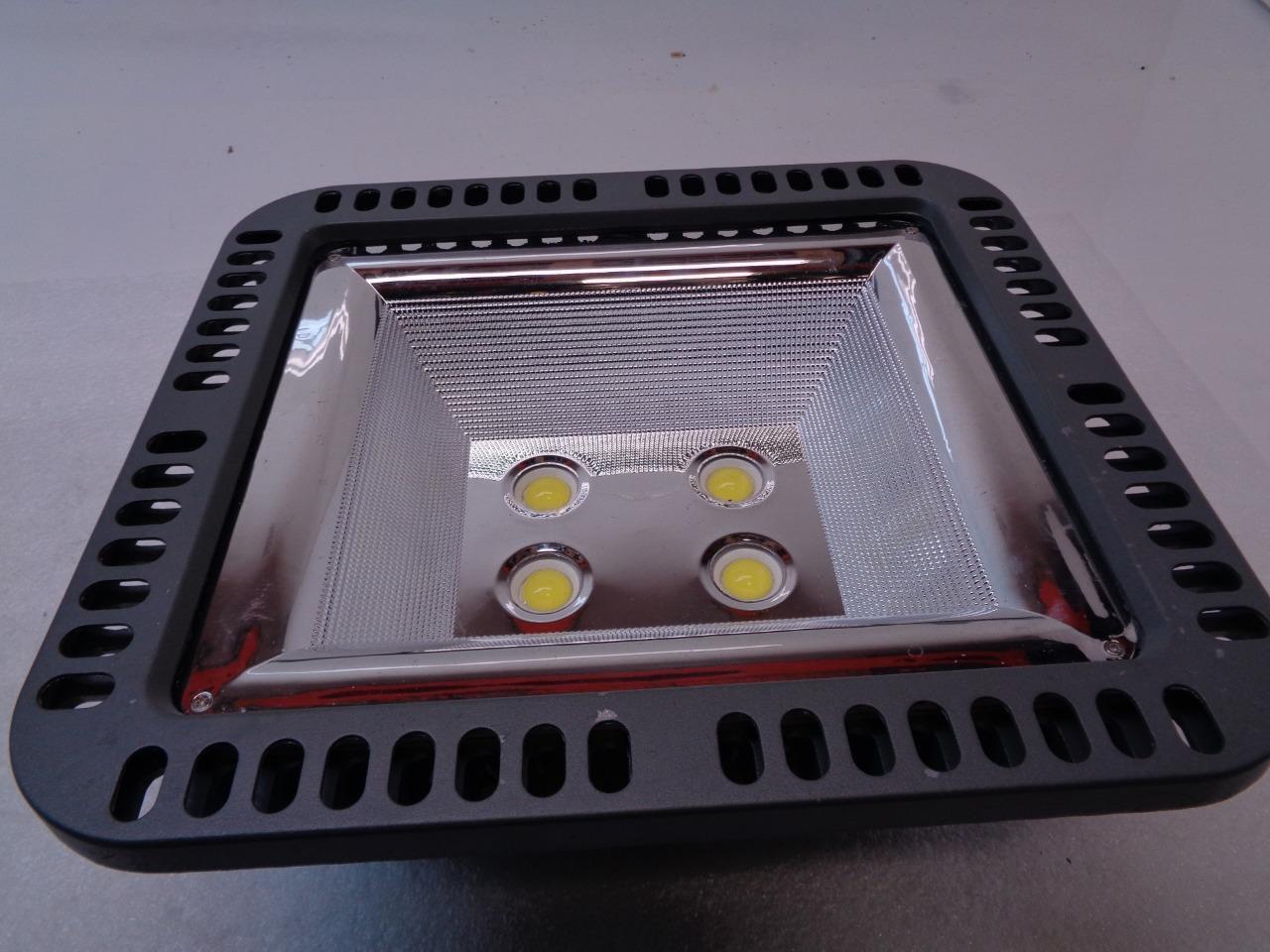 DAMAGED PROJECT-LIGHT LAMP / FLOOD LIGHT 200W SR