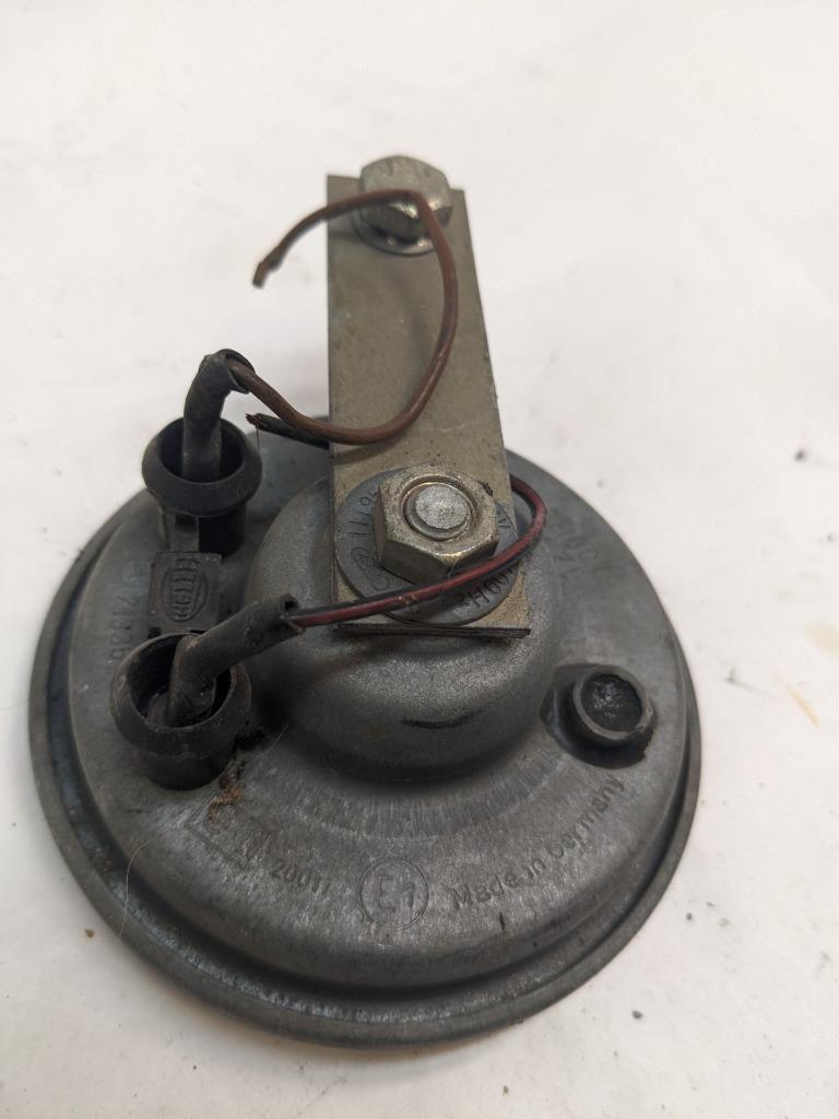 PORSCHE 911 ANTI-THEFT WARNING HORN ALARM SYSTEM 400HV 111951213 #3 USED R21T2