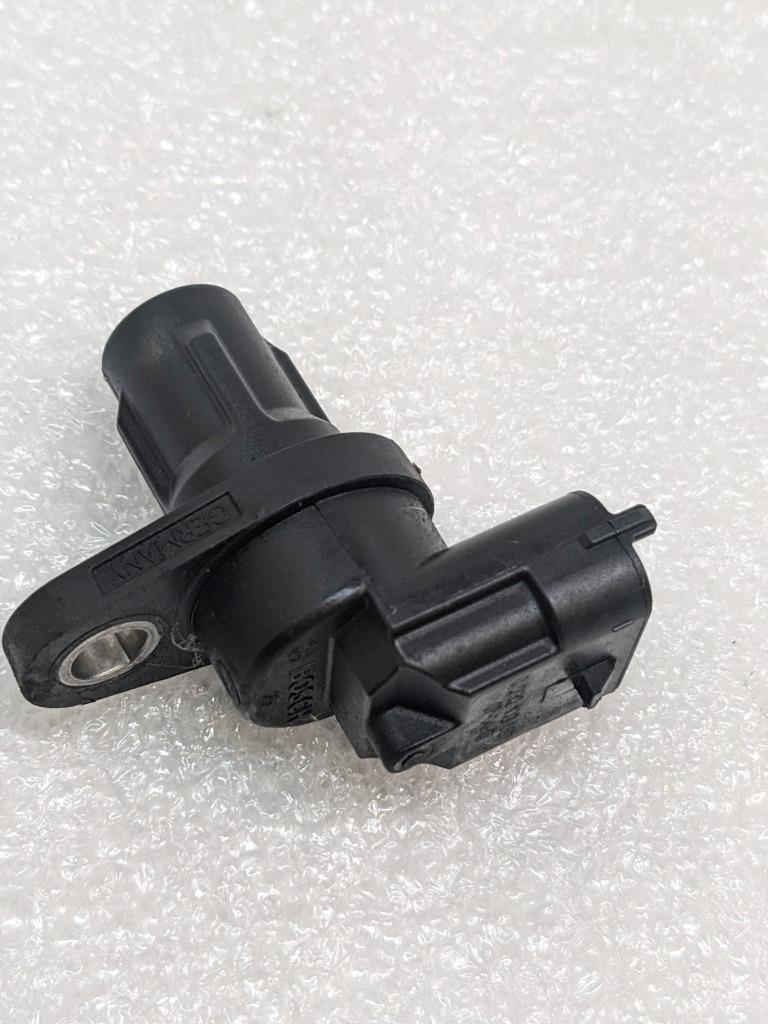 PORSCHE 911/996 PULSE CAMSHAFT CAM POSITION SENSOR 232103057 USED 996BGL2T2