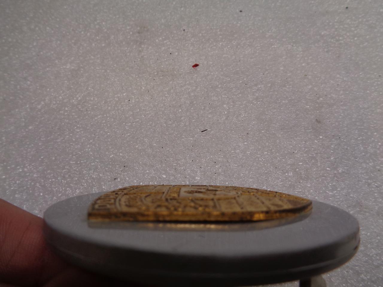 Porsche Center Cap Silver with Raised Gold Crest USED GENUINE R23