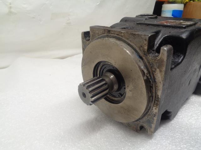 DANFOSS HYDRAULIC AXIAL PISTON PUMP 83019491 USED J2