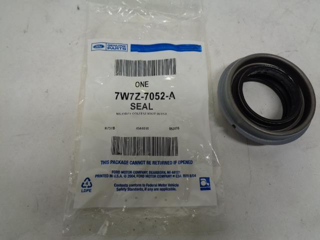 GENUINE FORD 1997-2011 EXTENSION HOUSING SEAL 7W7Z-7052-A R15