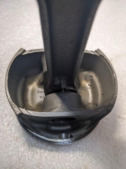 PORSCHE 986 BOXSTER 2.7L PISTON W/CONNECTING ROD #3 9961031028R USED 996GL2T1