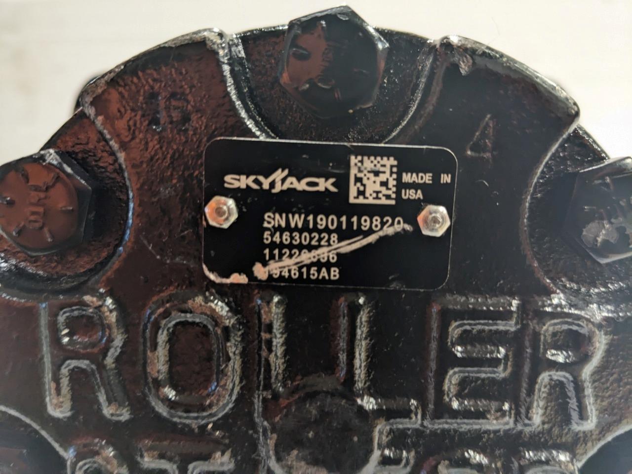 Skyjack Roller Stator Hydraulic Drive Motor 194615AB 11226636 54630228 NEW BSRG1
