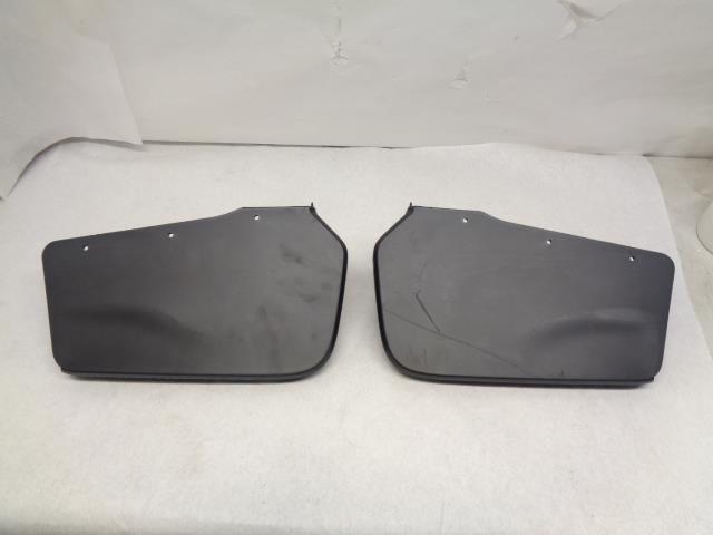 CHEVROLET HEAVY DUTY SILVERADO SPLASH GUARD-REAR 84254926 NEW SR