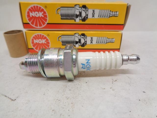 NGK SPARK PLUGS STANDARD SERIES 8 PACK BUICK JEEP OLDSMOBILE ROVER 6222 R13T1