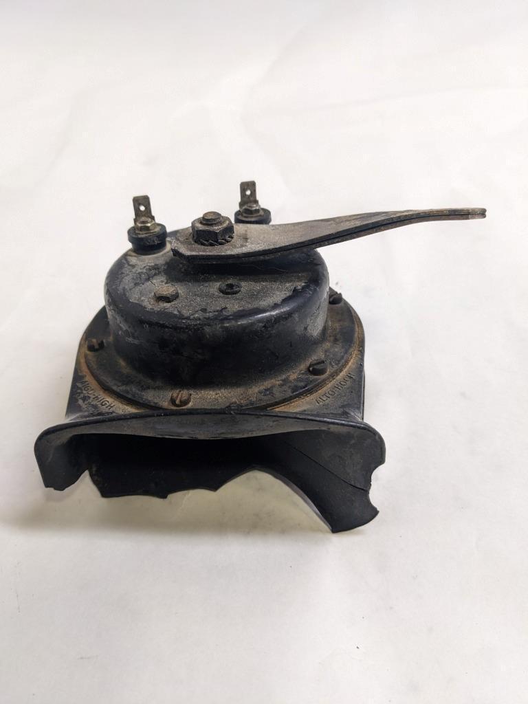 PORSCHE 84-91 944 LOW PITCH TONE ELECTRIC HORN SIREN MIXO TR129  USED R21T2