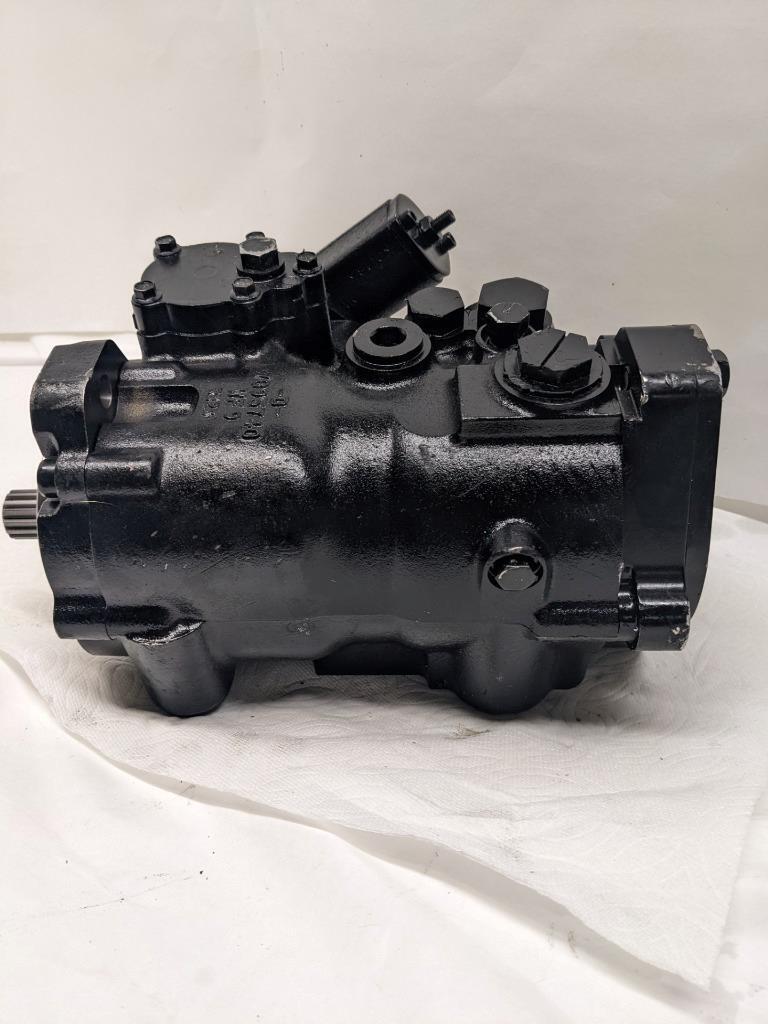 DANFOSS M46-20954 HYDRAULIC PUMP W/ DAMAGED PRESSURE CONTROL PILOT NEW H1