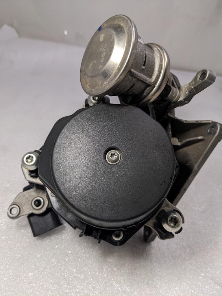 PORSCHE BOXSTER CAYMAN ENGINE AIR INJECTION PUMP/BRACKET 9971131371R USED 996B.G