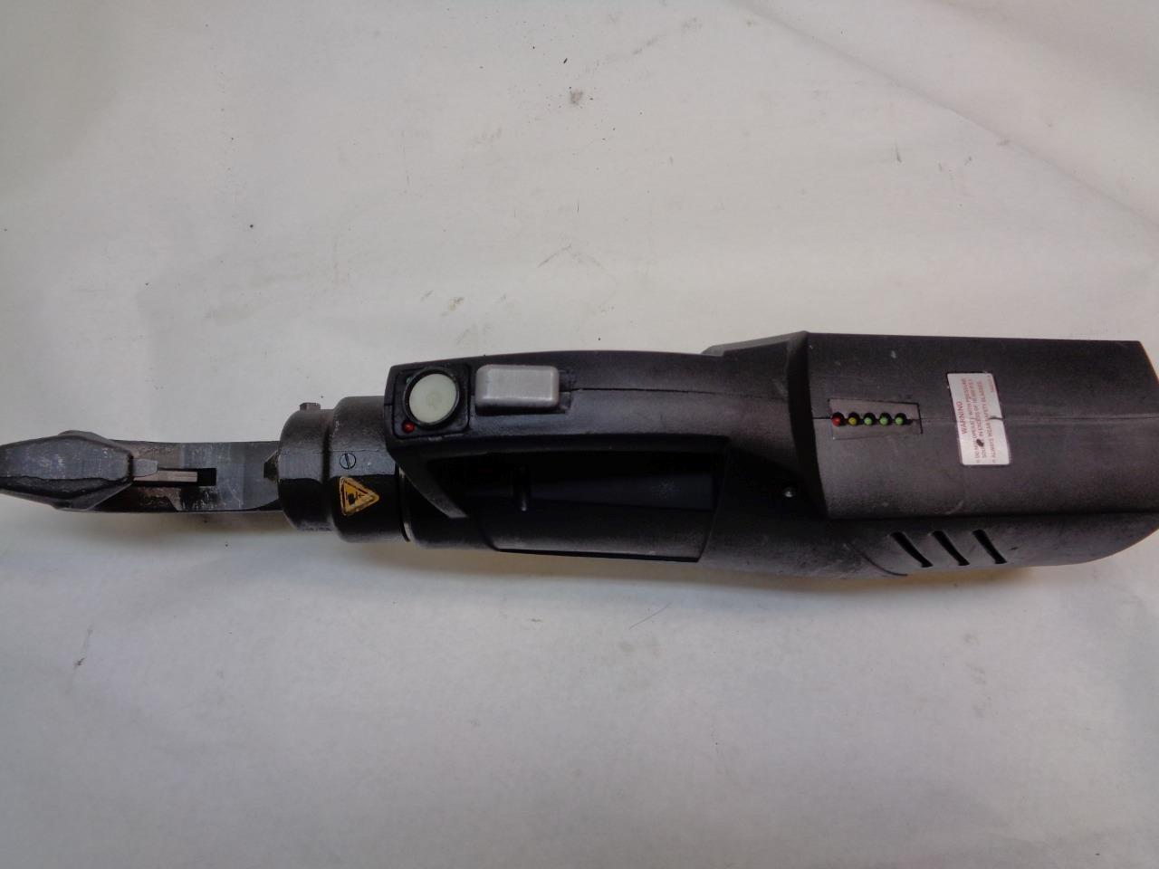 T&B 12 TON DIELESS 14.4V BATTERY POWERED CRIMPER TOOL TBM8-750BSCR USED H1