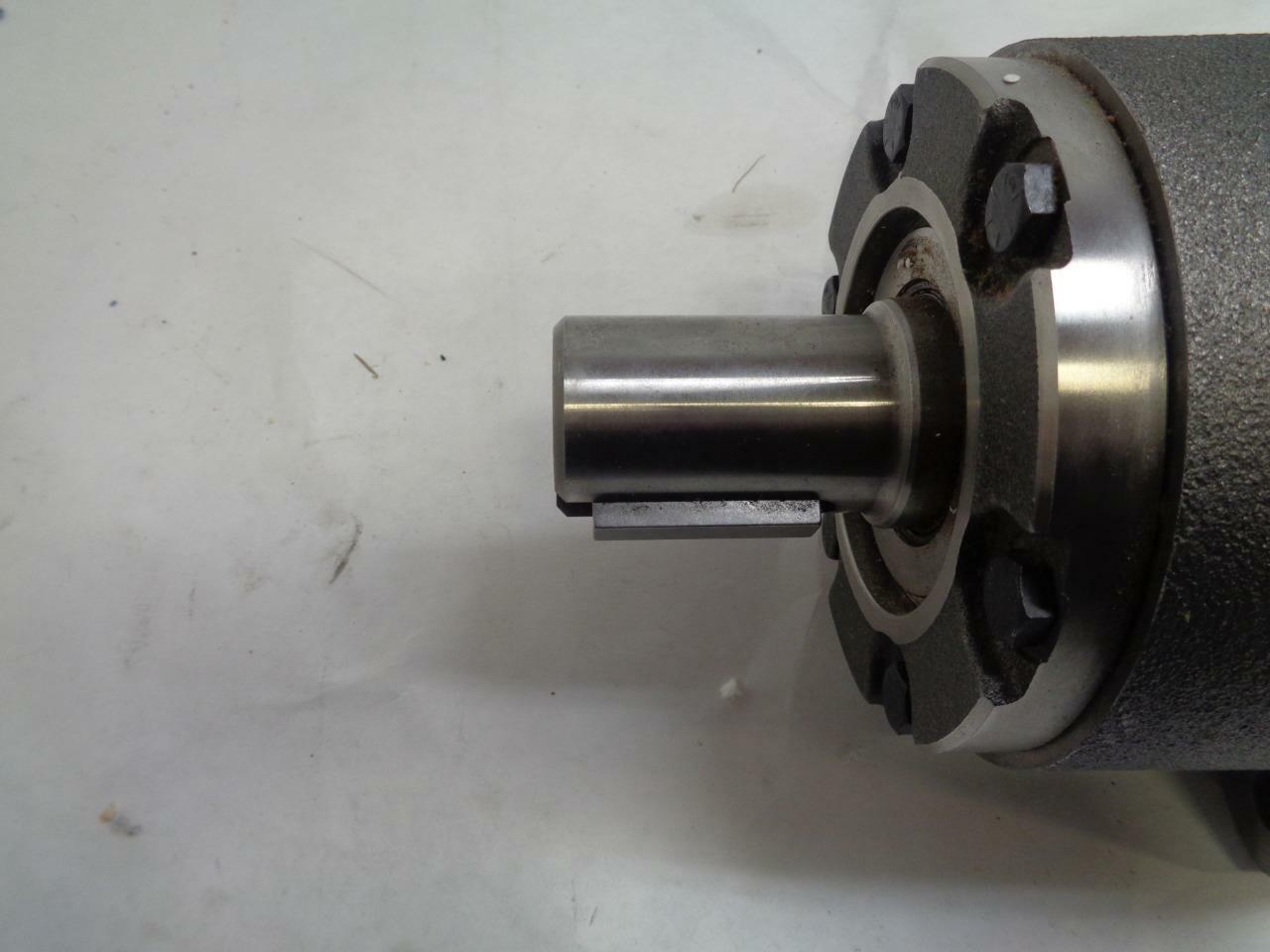 Eaton Char-Lynn Hydraulic Motor 2000 PSI 982.7 cm³ Displacement 113-1069-006 J1