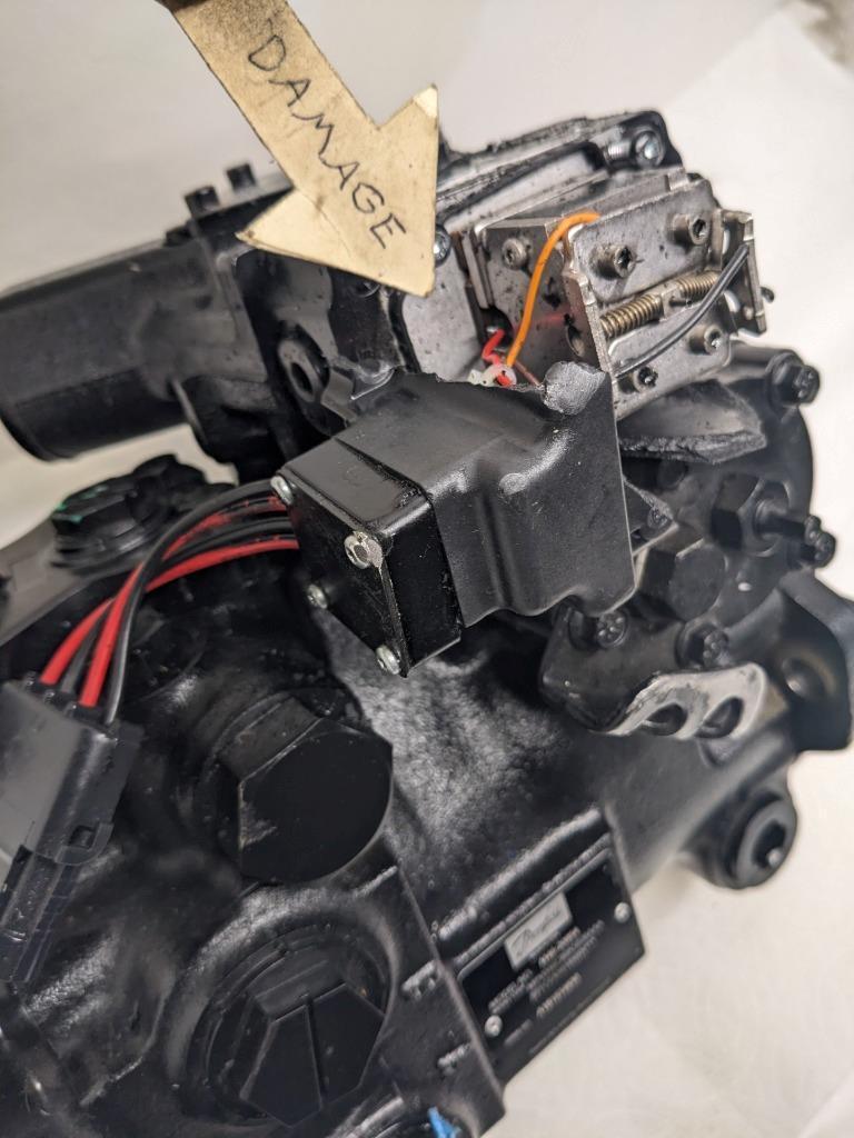 DANFOSS M46-20954 HYDRAULIC PUMP W/ DAMAGED PRESSURE CONTROL PILOT NEW H1