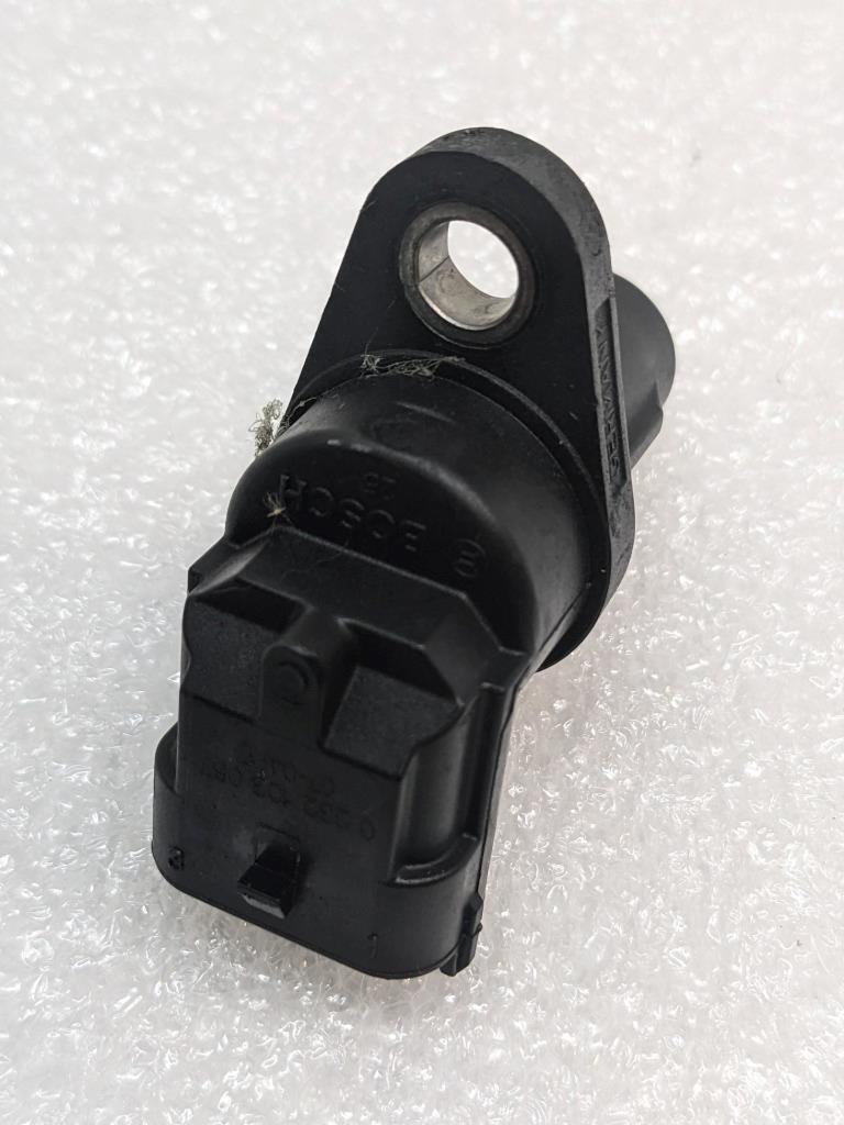 PORSCHE 911/996 PULSE CAMSHAFT CAM POSITION SENSOR 232103057 USED 996BGL2T2