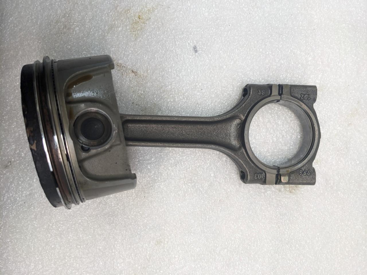 PORSCHE 986 BOXSTER 2.7L PISTON W/CONNECTING ROD #2 9961031028R USED 996GL2T1