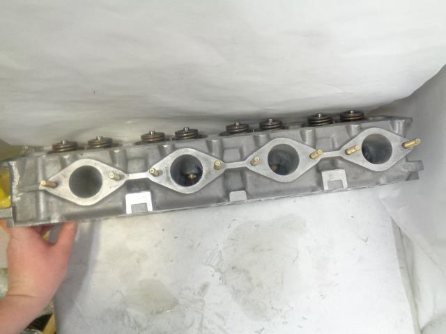 GENUINE SET OF PORSCHE 928 PORTED CYLINDER HEADS 928 104 348 3R I2