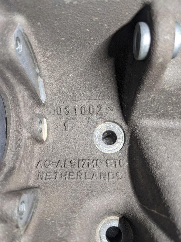 PORSCHE CAYENNE 4.5L LEFT ENGINE MOTOR BRACKET 9481022135R USED 996BGL