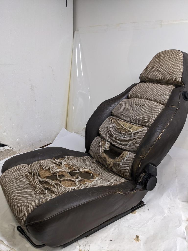 PORSCHE 1981 998 BROWN RECLINING MANUAL SEAT FOR PORSCHE (LEFT) USED B2