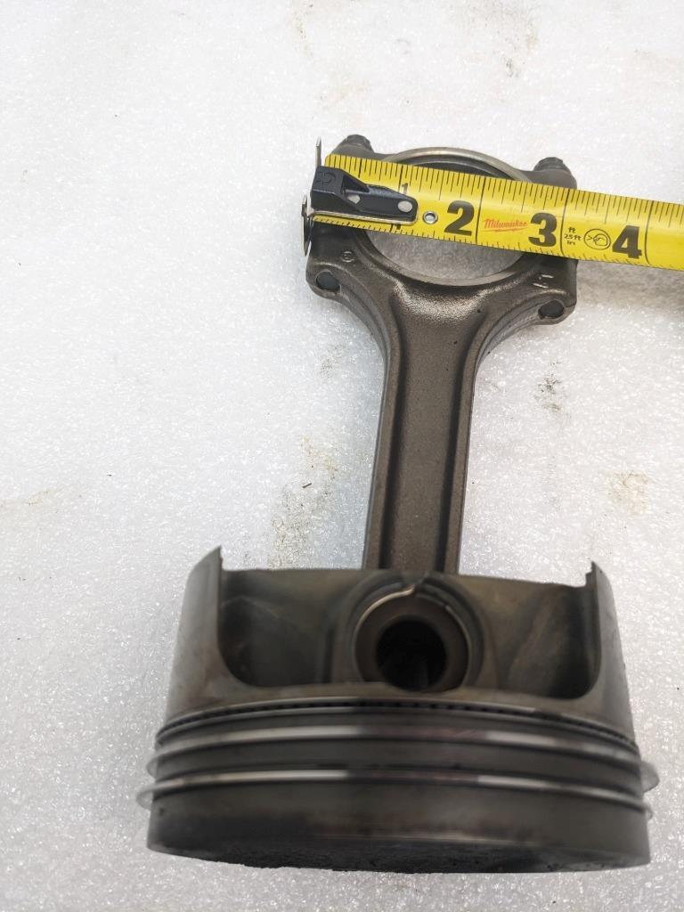 PORSCHE 911/996  CONNECTING PISTON ROD #4 9961031026R USED 996BGL2T2