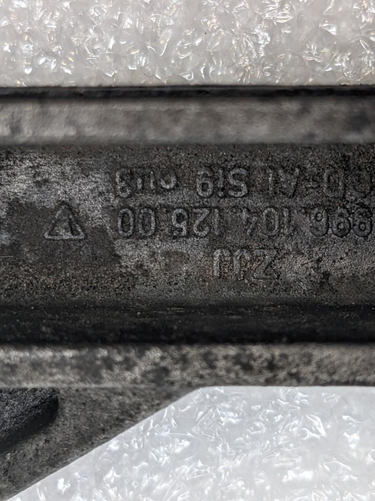 PORSCHE 911/996 ENGINE CYLINDER HEAD BRIDGE PLATE 99610412500 USED 996BGL2T2