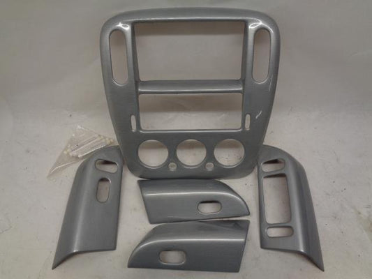 DEE ZEE FORD EXPLORER 2002-2004 SILVER DASH TRIM KIT DZ 26-1201-11 R18