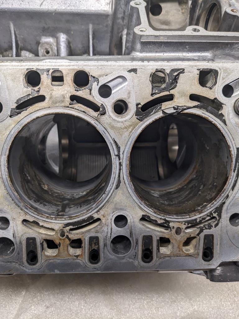 PORSCHE BARE ENGINE CASE FOR 03-10 CAYENNE 9PA 4.5L V8 USED I1