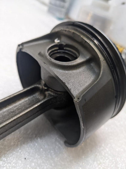 PORSCHE 986 BOXSTER 2.7L PISTON W/CONNECTING ROD #3 9961031028R USED 996GL2T1