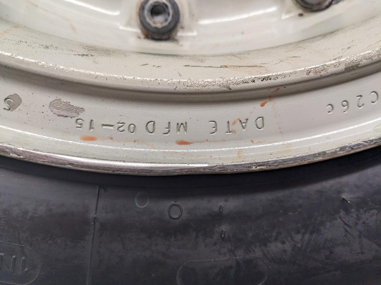 GOODRICH INBOARD WHEEL AND MICHELIN TIRE  30X8.8-15 HUB BORE 77MM 3-1531-3 B2