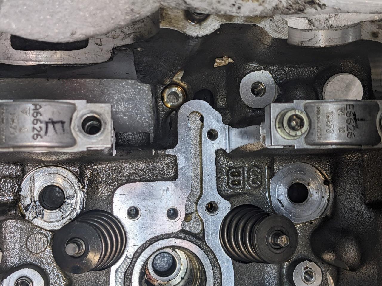 PORSCHE 911/996 CYLINDER HEAD ASSEMBLY W COVER 9961041391R SR: 6626 996GL2