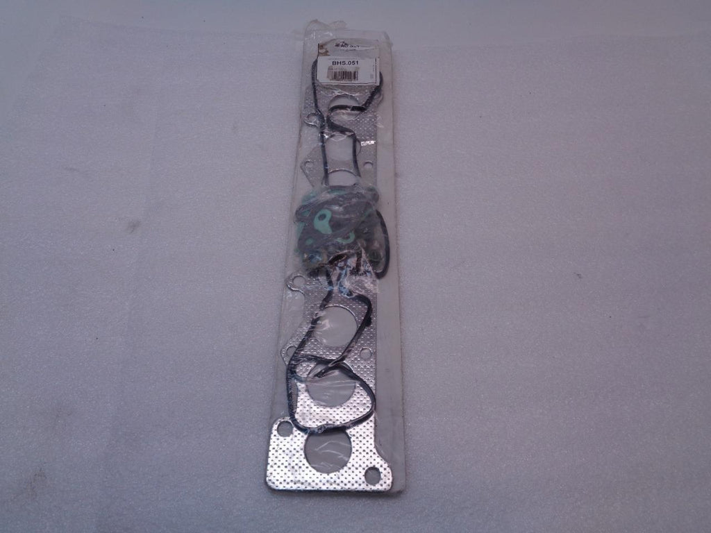 NEW HEAD SET KIT (DOES NOT HAVE HEAD GASKET) FOR LAND ROVER BHS.051 R15