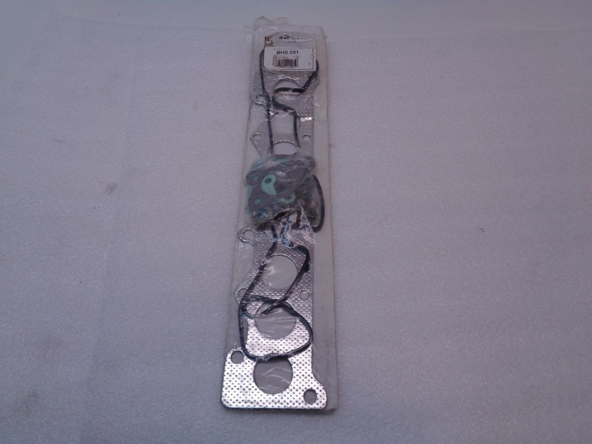 NEW HEAD SET KIT (DOES NOT HAVE HEAD GASKET) FOR LAND ROVER BHS.051 R15