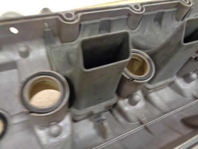 OEM USED PORSCHE RIGHT ENGINE VALVE COVER 948 105 135 02 CAYENNE 2008-2009 R31T1