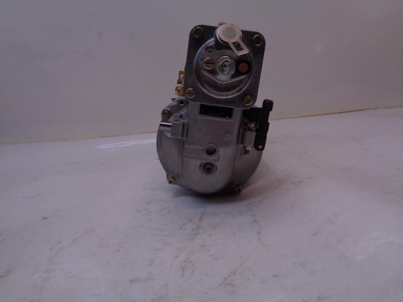 NEW GENIUNE BOSCH CUMMINS FUEL INJECTION PUMP F 000 409 236 R14