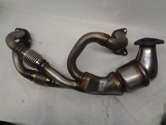 NEW SUBARU CATALYTIC CONVERTER INTEGRATED EXHAUST MANIFOLD FRNT  674864 R19