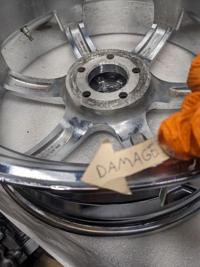 PAIR OF LEXANI LX-6 CHROME CUSTOM WHEELS 20X8.5 ET15 5X115 DISCONTINUED USED B2