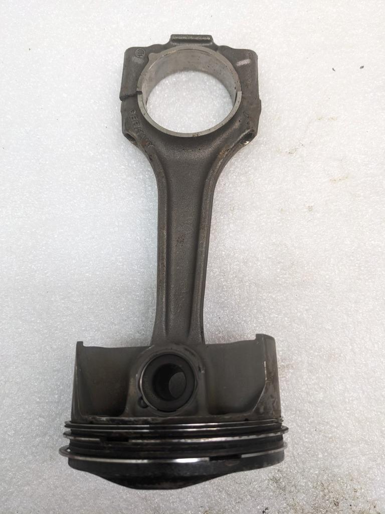 PORSCHE CAYENNE PISTON CONNECTING ROD #5 (CRACKED) 9461191R USED R24
