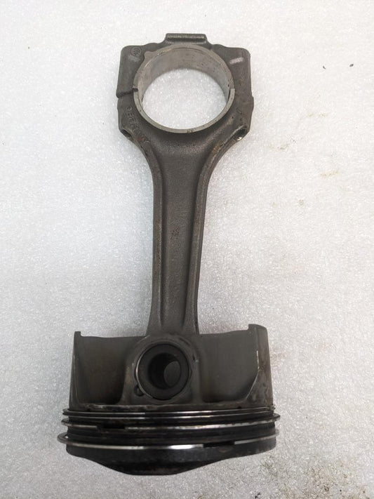 PORSCHE CAYENNE PISTON CONNECTING ROD #5 (CRACKED) 9461191R USED R24