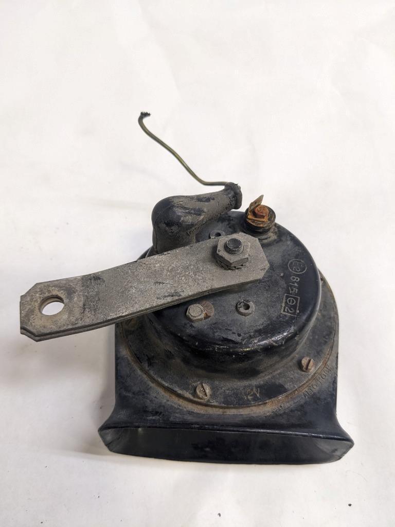 PORSCHE 84-91 944 LOW PITCH TONE ELECTRIC HORN SIREN MIXO TR129 #2 USED R21T2